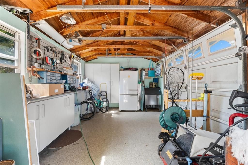 Recently Sold: $875,000 (3 beds, 2 baths, 2185 Square Feet)