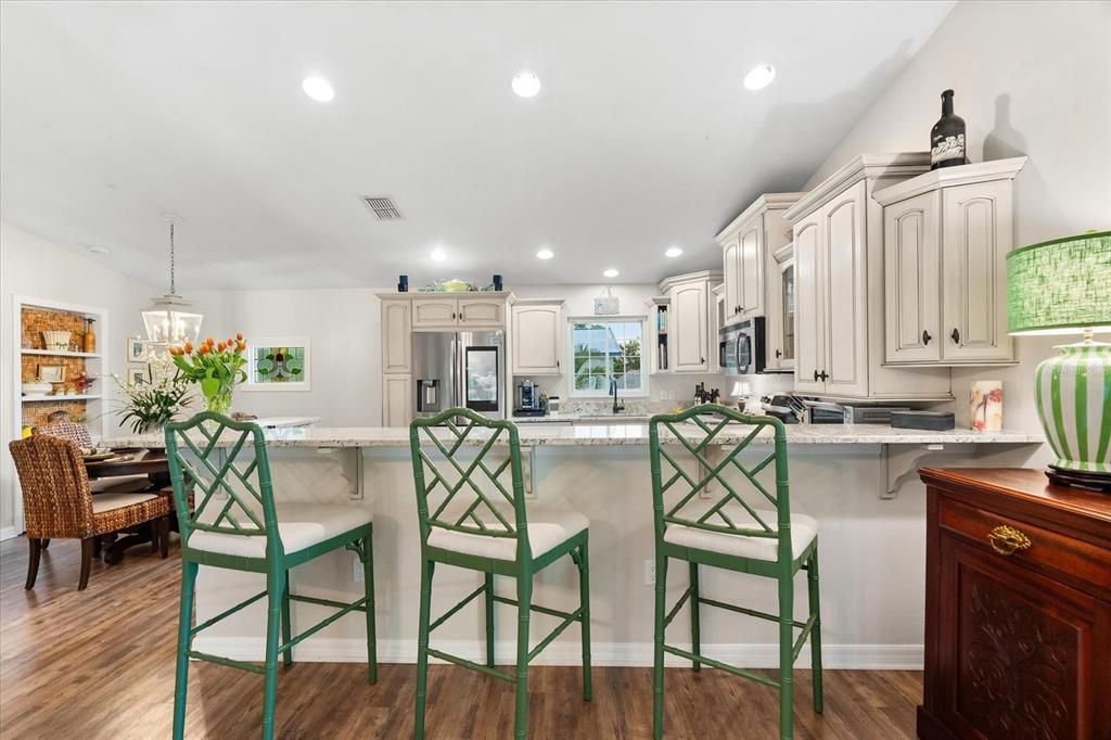 Recently Sold: $875,000 (3 beds, 2 baths, 2185 Square Feet)