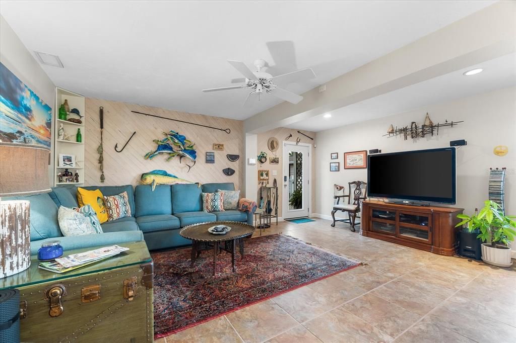 Recently Sold: $875,000 (3 beds, 2 baths, 2185 Square Feet)