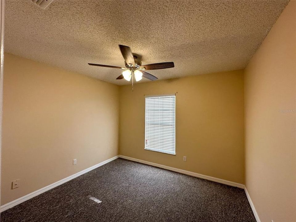 For Rent: $2,000 (3 beds, 2 baths, 1710 Square Feet)