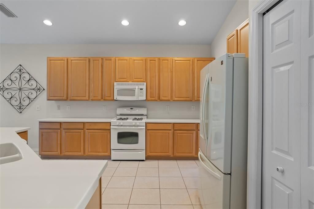 For Sale: $574,900 (3 beds, 2 baths, 2091 Square Feet)