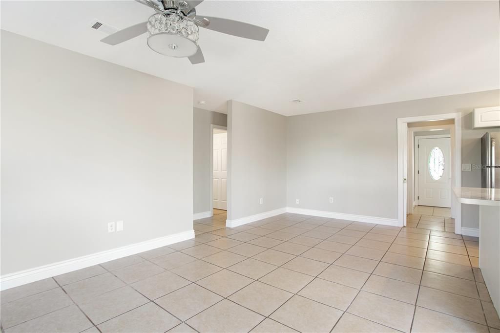 For Sale: $349,900 (3 beds, 2 baths, 1727 Square Feet)