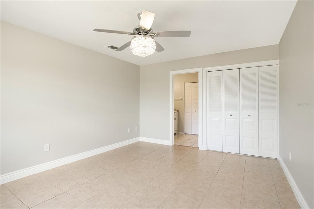 For Sale: $349,900 (3 beds, 2 baths, 1727 Square Feet)