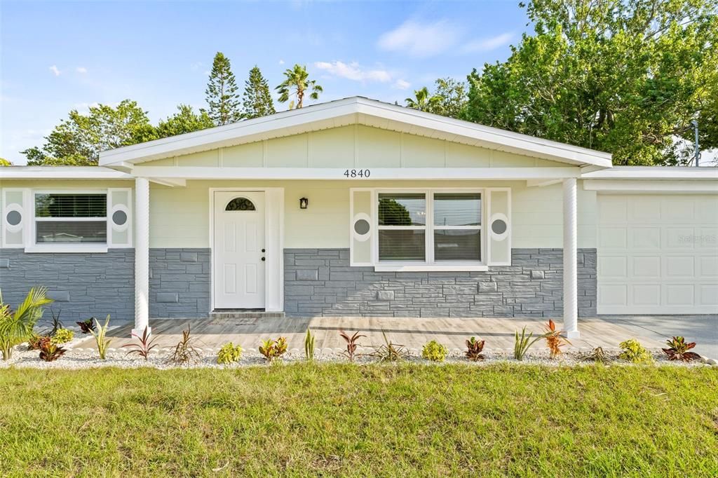 Recently Sold: $327,500 (3 beds, 2 baths, 1117 Square Feet)