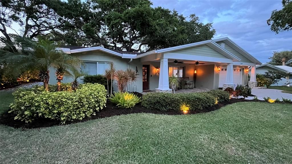 Recently Sold: $750,000 (3 beds, 3 baths, 2204 Square Feet)