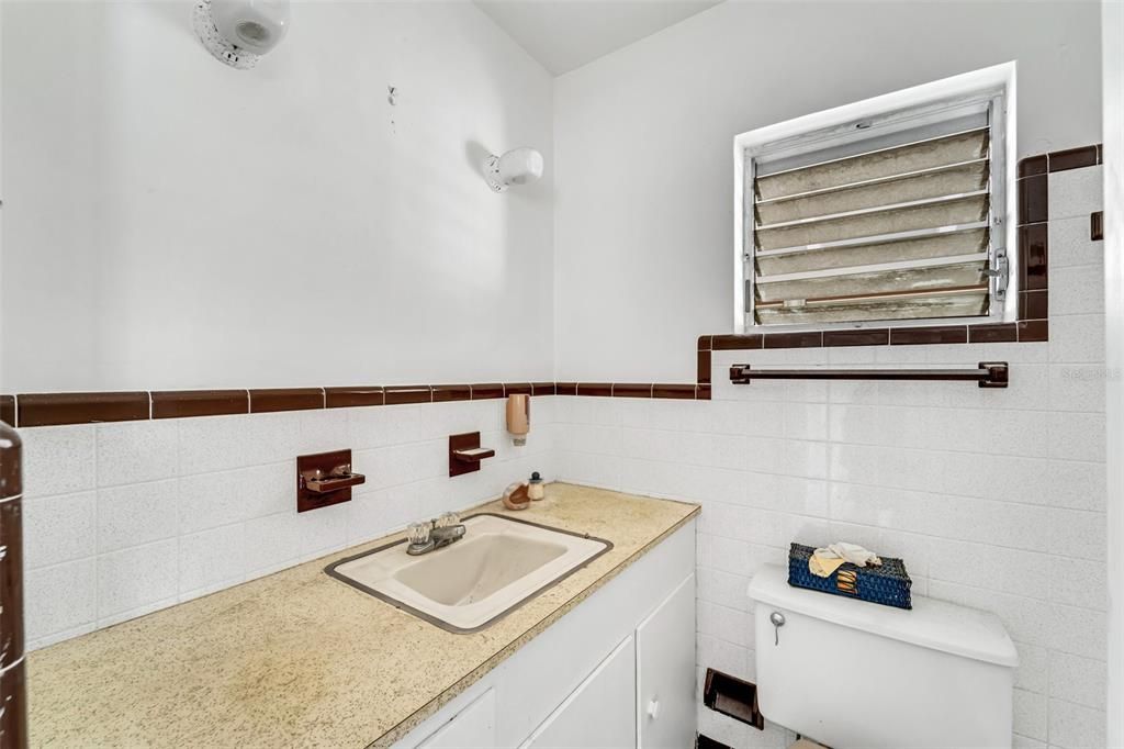 Bathroom in Beachside Suite 2