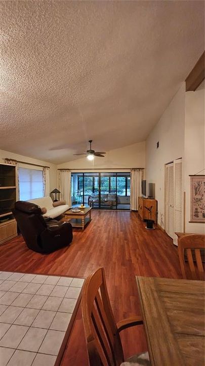 For Sale: $260,000 (3 beds, 2 baths, 1440 Square Feet)