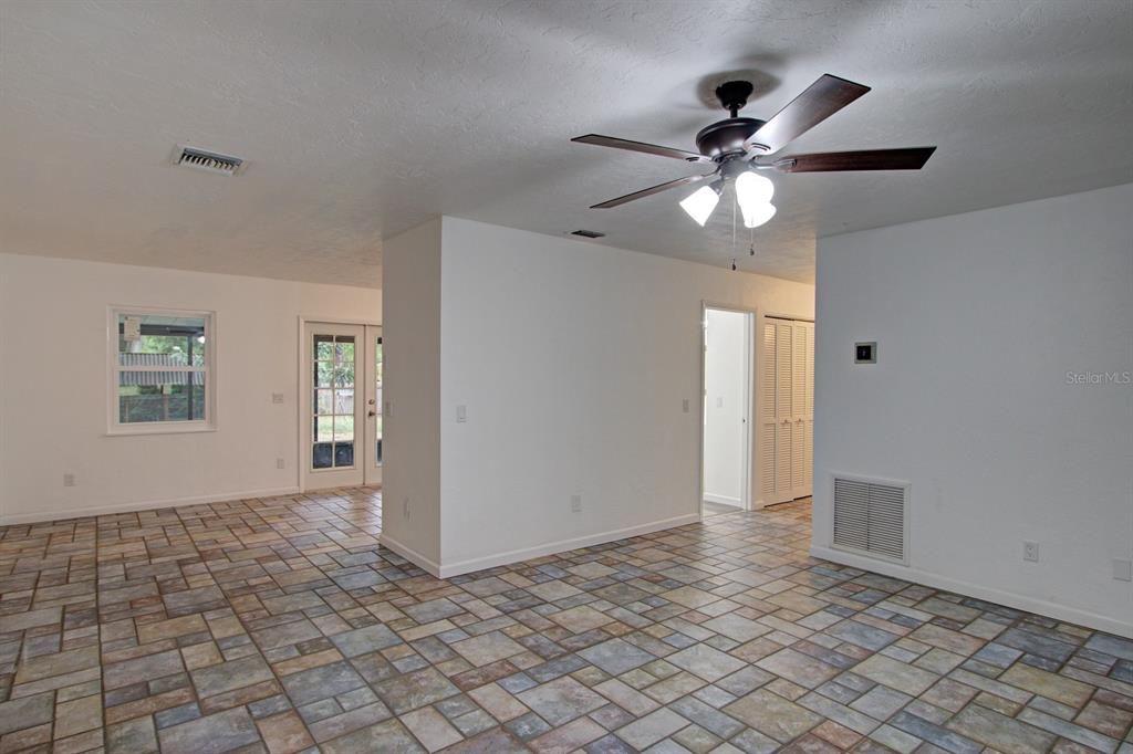 For Sale: $349,000 (3 beds, 2 baths, 1540 Square Feet)