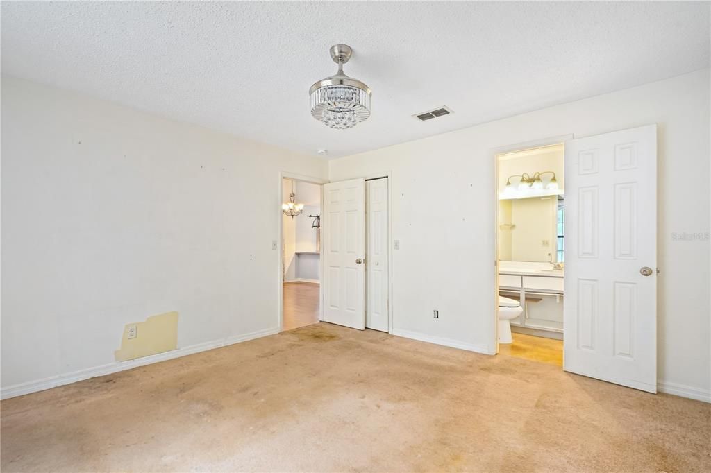 Recently Sold: $225,000 (2 beds, 2 baths, 1062 Square Feet)