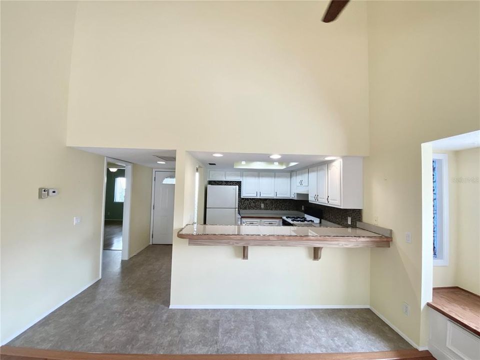 For Sale: $299,000 (1 beds, 1 baths, 1053 Square Feet)