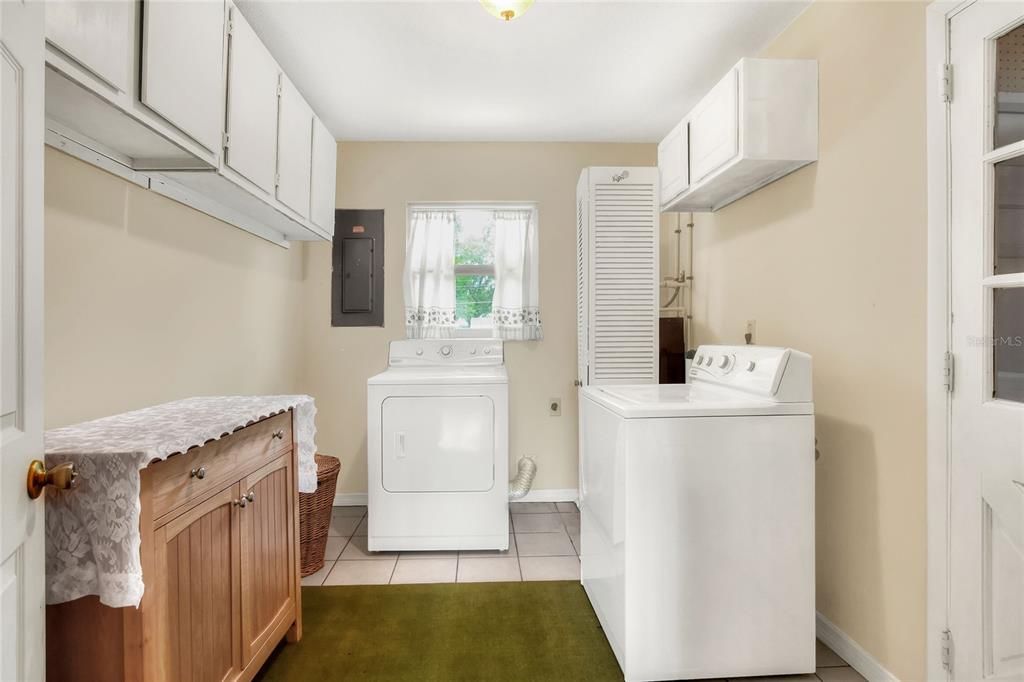 Active With Contract: $379,000 (3 beds, 2 baths, 1512 Square Feet)