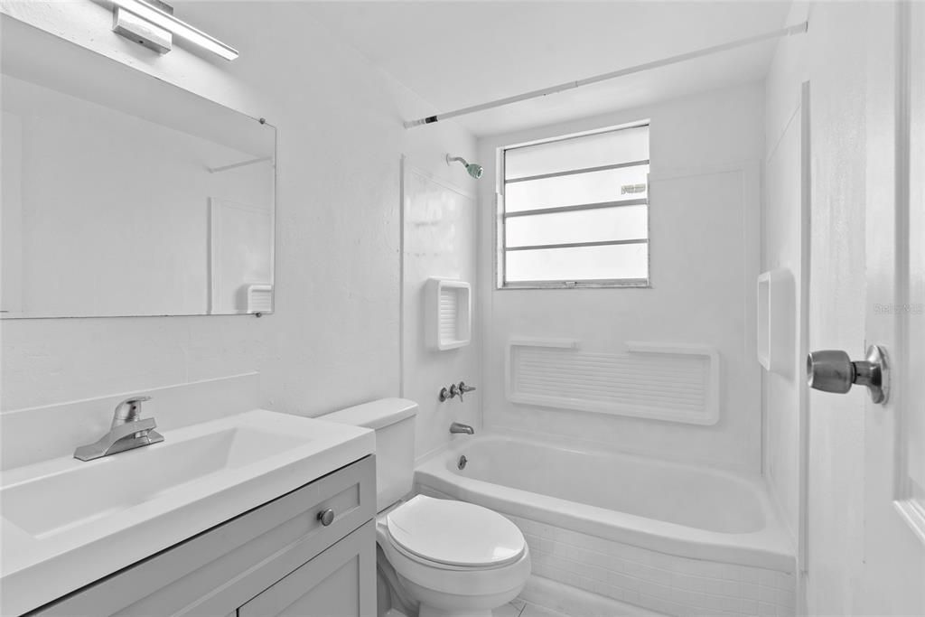 For Sale: $295,000 (3 beds, 1 baths, 1104 Square Feet)