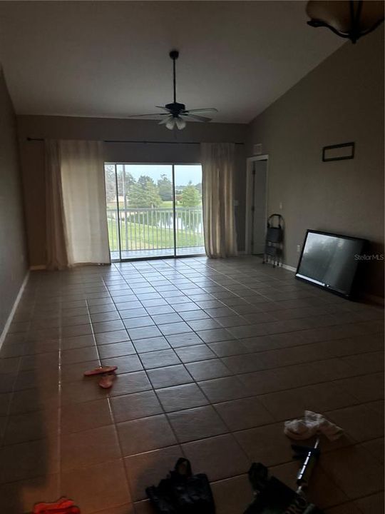 Vendido Recientemente: $239,900 (2 camas, 2 baños, 1291 Pies cuadrados)