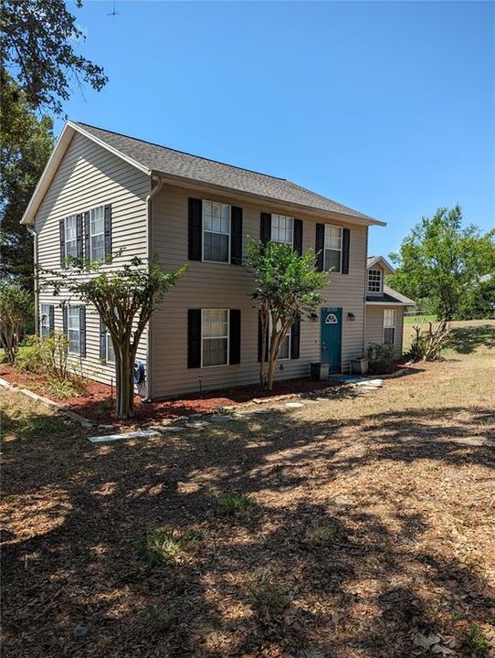 Active With Contract: $2,520 (4 beds, 2 baths, 1834 Square Feet)