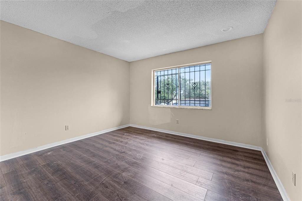 Active With Contract: $145,000 (3 beds, 2 baths, 1490 Square Feet)