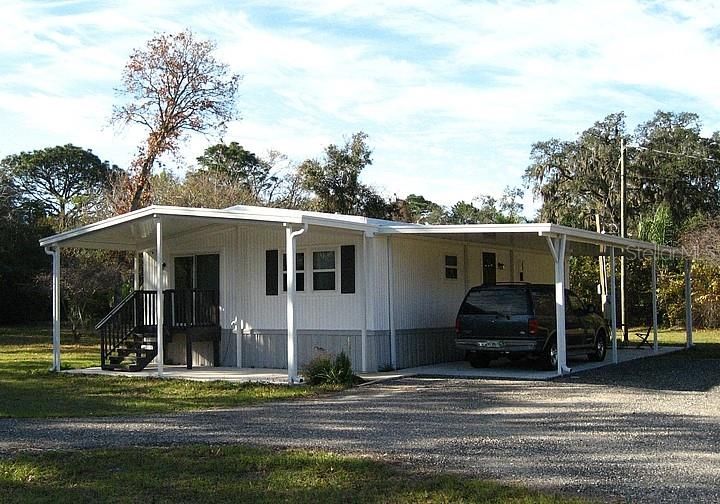 Active With Contract: $279,900 (2 beds, 2 baths, 960 Square Feet)