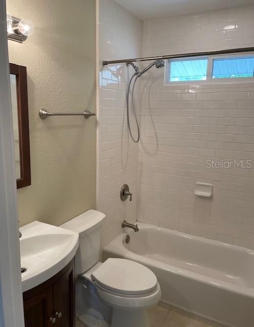 Tub bath/shower