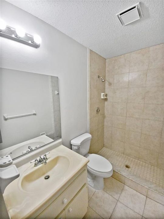 待售: $154,000 (2 贝兹, 2 浴室, 1230 平方英尺)