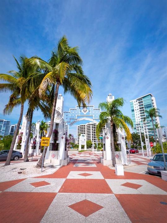 Active With Contract: $1,895,000 (2 beds, 2 baths, 1746 Square Feet)