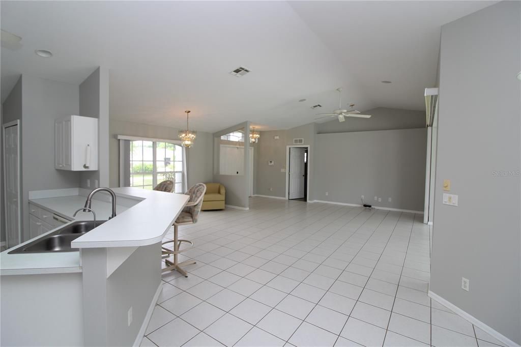Active With Contract: $349,900 (3 beds, 2 baths, 1599 Square Feet)