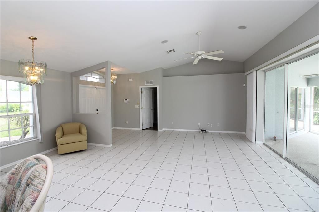 Active With Contract: $349,900 (3 beds, 2 baths, 1599 Square Feet)