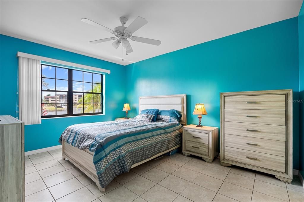 Active With Contract: $147,000 (2 beds, 2 baths, 1111 Square Feet)