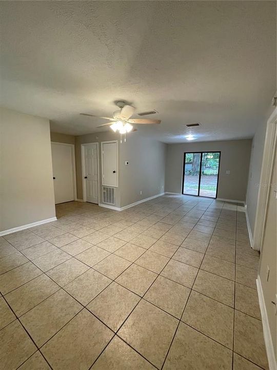 Active With Contract: $199,000 (3 beds, 2 baths, 1066 Square Feet)
