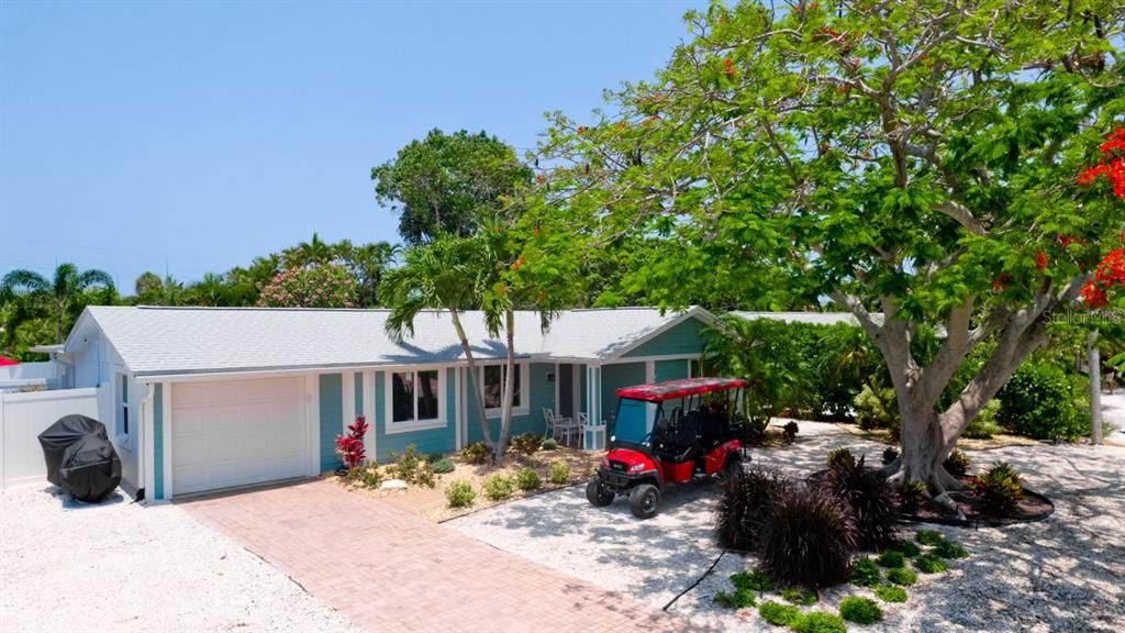 For Sale: $1,950,000 (3 beds, 2 baths, 1960 Square Feet)