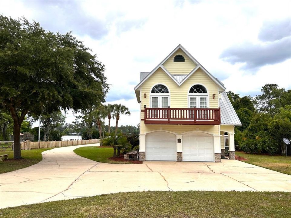 For Sale: $775,000 (3 beds, 2 baths, 2775 Square Feet)