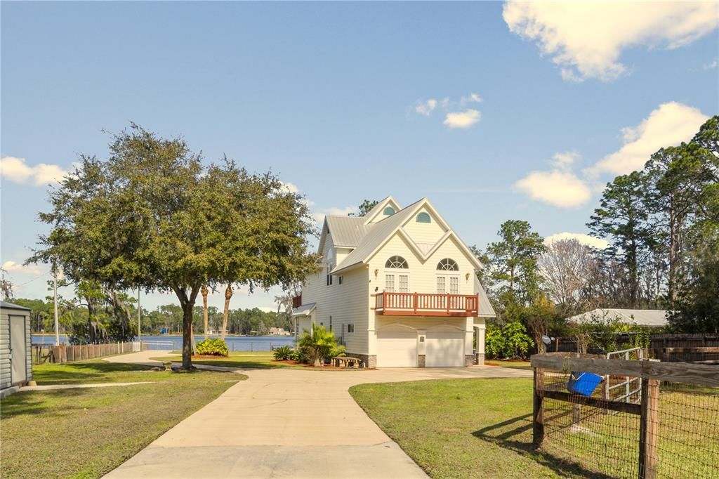 For Sale: $775,000 (3 beds, 2 baths, 2775 Square Feet)