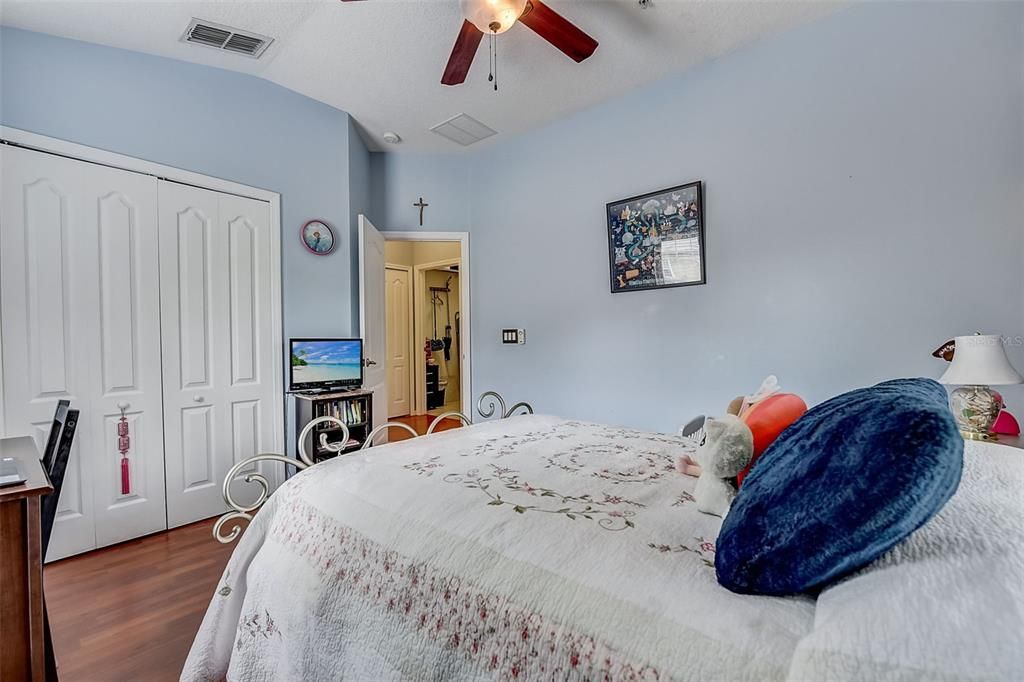 For Sale: $263,000 (2 beds, 2 baths, 1200 Square Feet)