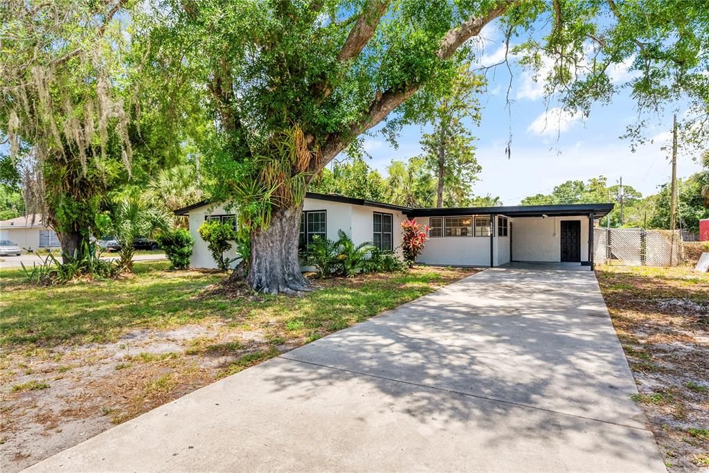 Active With Contract: $295,000 (3 beds, 1 baths, 1248 Square Feet)