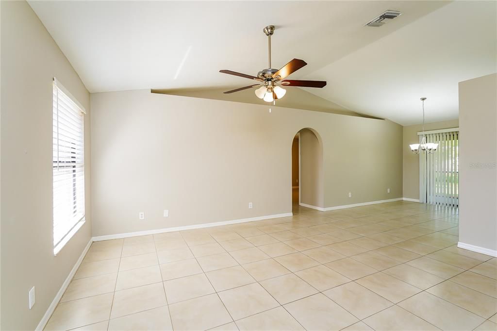 For Rent: $2,330 (3 beds, 2 baths, 1411 Square Feet)