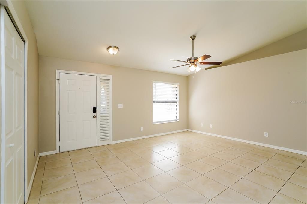 For Rent: $2,330 (3 beds, 2 baths, 1411 Square Feet)