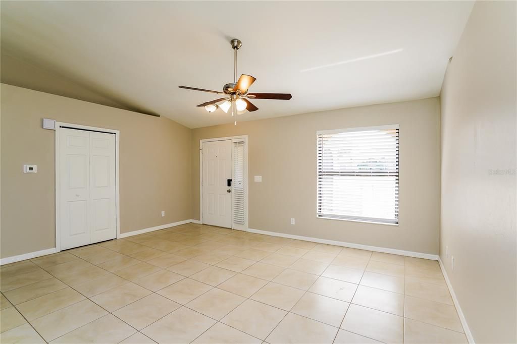 For Rent: $2,330 (3 beds, 2 baths, 1411 Square Feet)