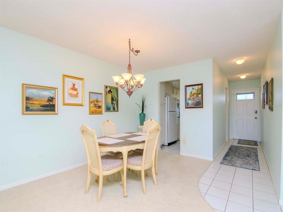 For Sale: $265,000 (2 beds, 2 baths, 1250 Square Feet)