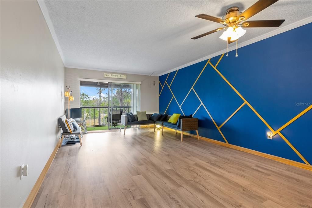 Active With Contract: $125,000 (1 beds, 1 baths, 838 Square Feet)