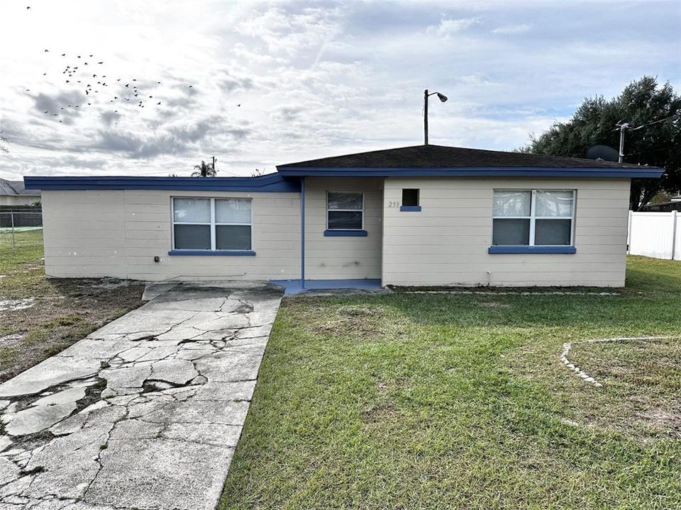 For Sale: $174,900 (3 beds, 1 baths, 1214 Square Feet)
