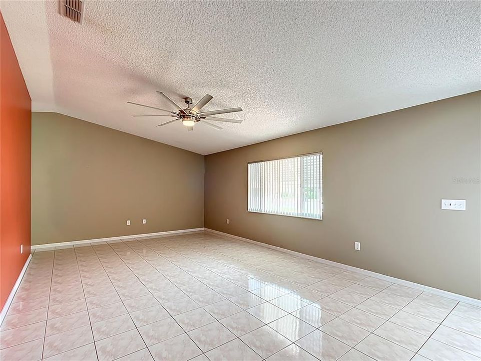 For Sale: $249,500 (2 beds, 2 baths, 1390 Square Feet)