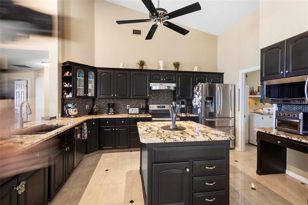 Active With Contract: $459,900 (4 beds, 3 baths, 2533 Square Feet)