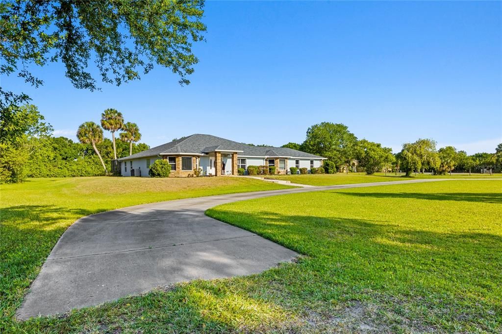 For Sale: $1,075,000 (4 beds, 3 baths, 3148 Square Feet)