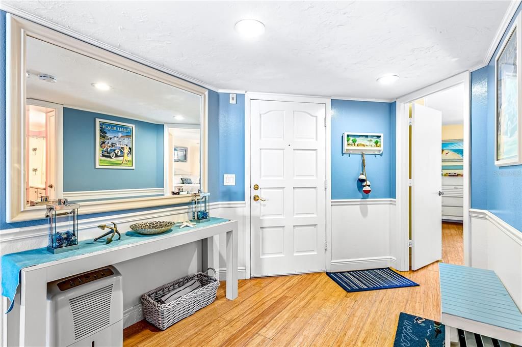 For Sale: $1,075,000 (2 beds, 2 baths, 1180 Square Feet)