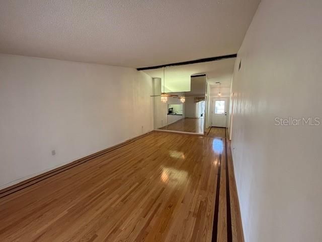For Sale: $315,000 (2 beds, 2 baths, 1350 Square Feet)