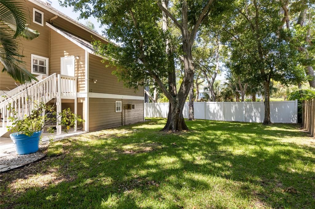 For Sale: $929,000 (3 beds, 3 baths, 2711 Square Feet)