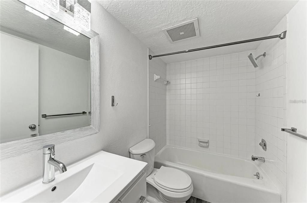 出租: $2,500 (2 贝兹, 2 浴室, 1080 平方英尺)