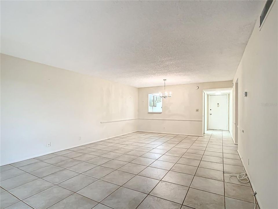 Active With Contract: $164,900 (2 beds, 2 baths, 980 Square Feet)