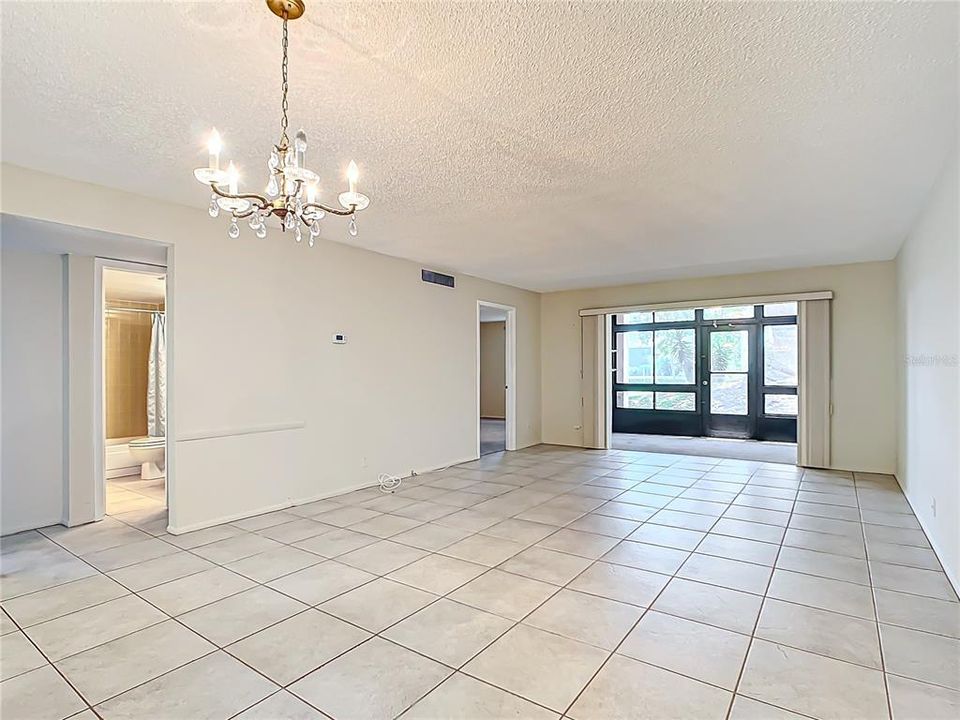 Active With Contract: $164,900 (2 beds, 2 baths, 980 Square Feet)