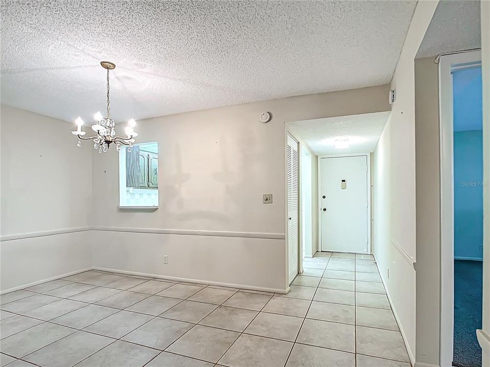Active With Contract: $164,900 (2 beds, 2 baths, 980 Square Feet)