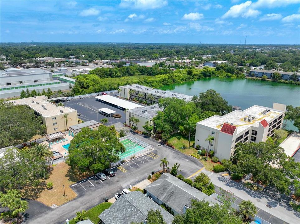 Active With Contract: $164,900 (2 beds, 2 baths, 980 Square Feet)