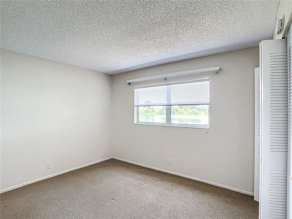 Active With Contract: $164,900 (2 beds, 2 baths, 980 Square Feet)